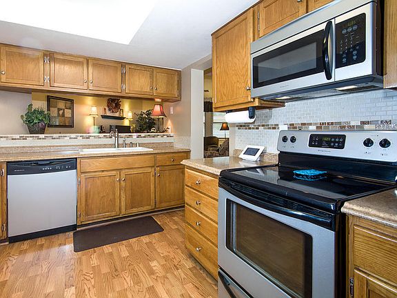 4th image of 6100 Mosquero Pl NW