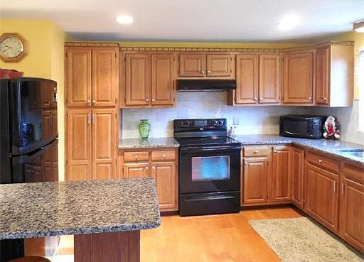 2nd image of 11 Unicorn Cir