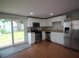 14 Brown Ct, North Andover, MA 01845