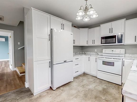 4th image of 81 Neptune Road