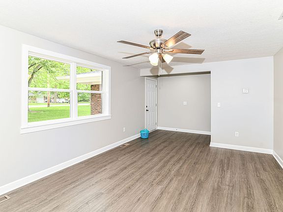 4th image of 12029 Meadow Ln