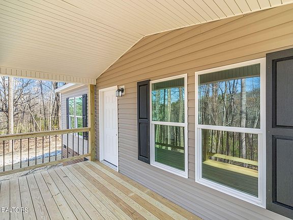 5th image of 110 W Copeland Dr