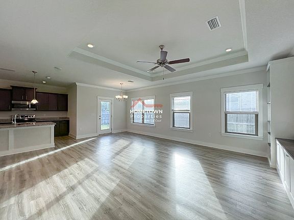 2nd image of 1922 Cambridge Park Dr
