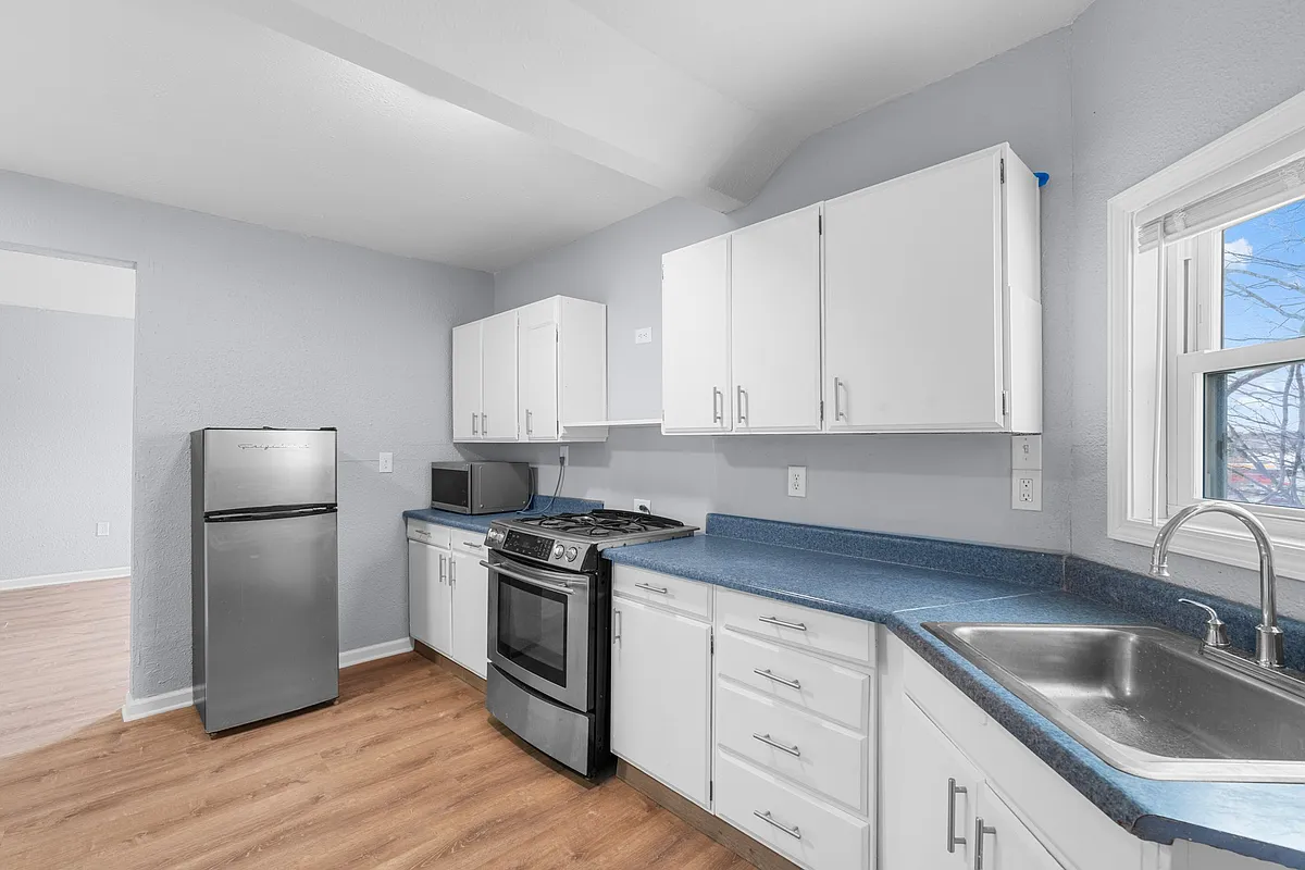 Building Photo - 404 N Superior St #2