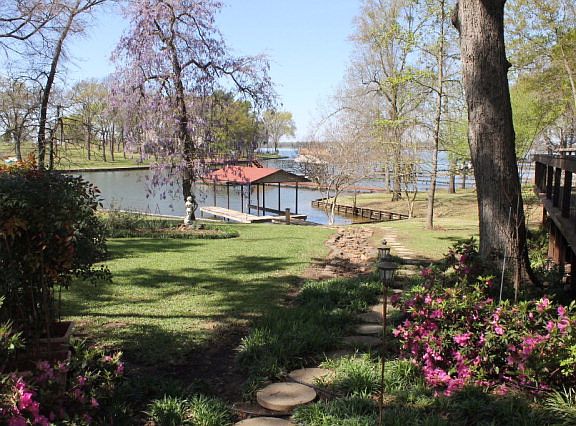 2nd image of 5126 Beach View Dr