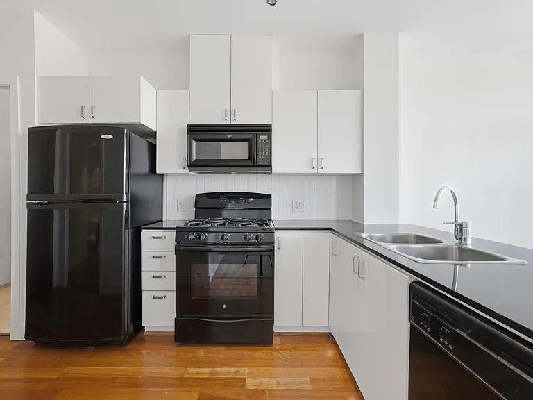 151 W 2nd St #1906 — Photo 3