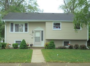2203 Carmel Blvd, Zion, IL