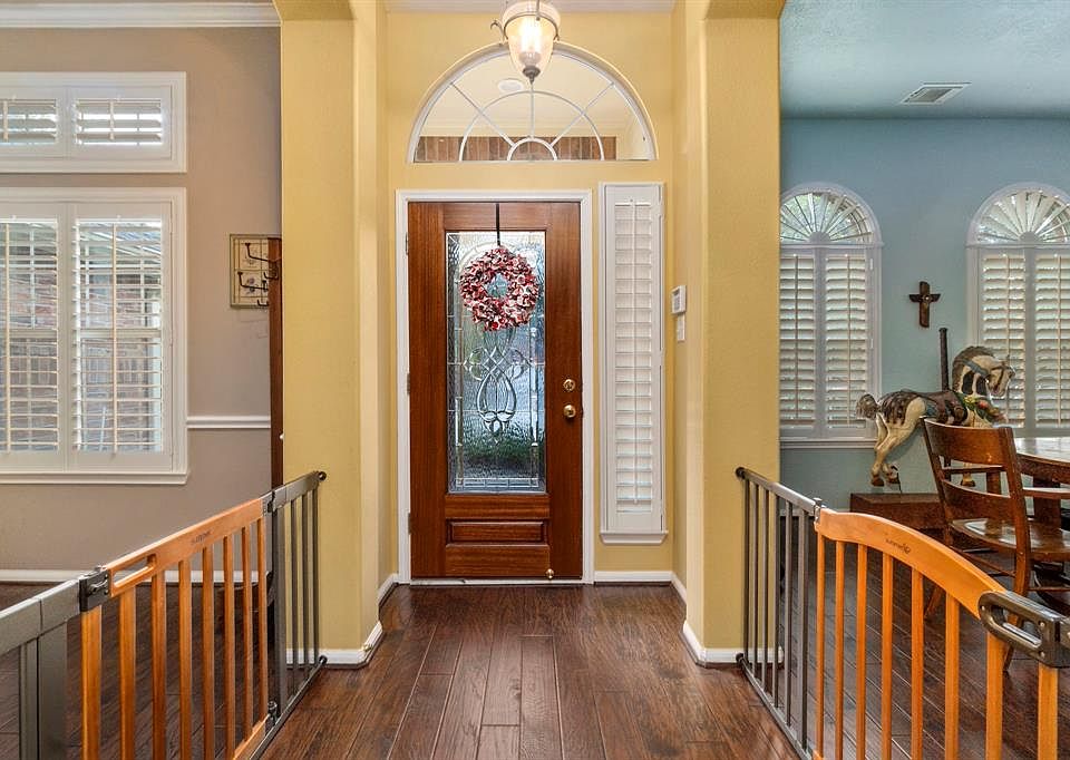1st image of 31007 Deerwood Park Ln