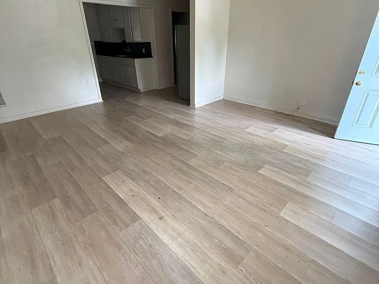 4450 Dallas St — Photo 3
