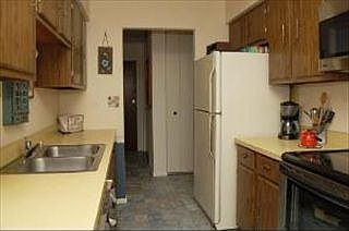 4th image of 1103 S Hunt Club Dr APT 317