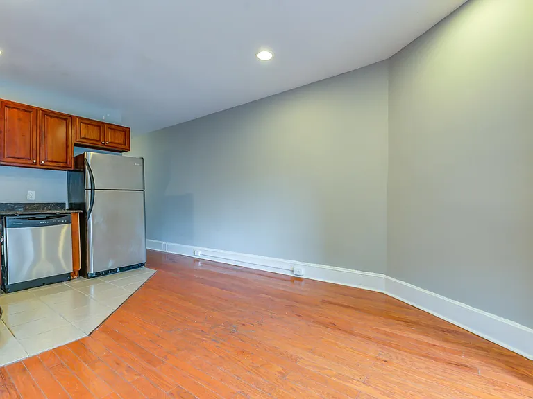 327 N Preston St #2 — Photo 6