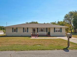1344 Woodlawn Ave, Mount Vernon, MO 65712