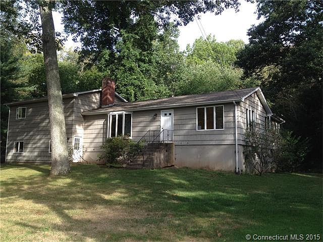 2nd image of 32 Ramblewood Dr