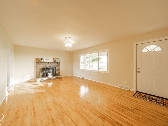 5th image of 8401 S Center Rd