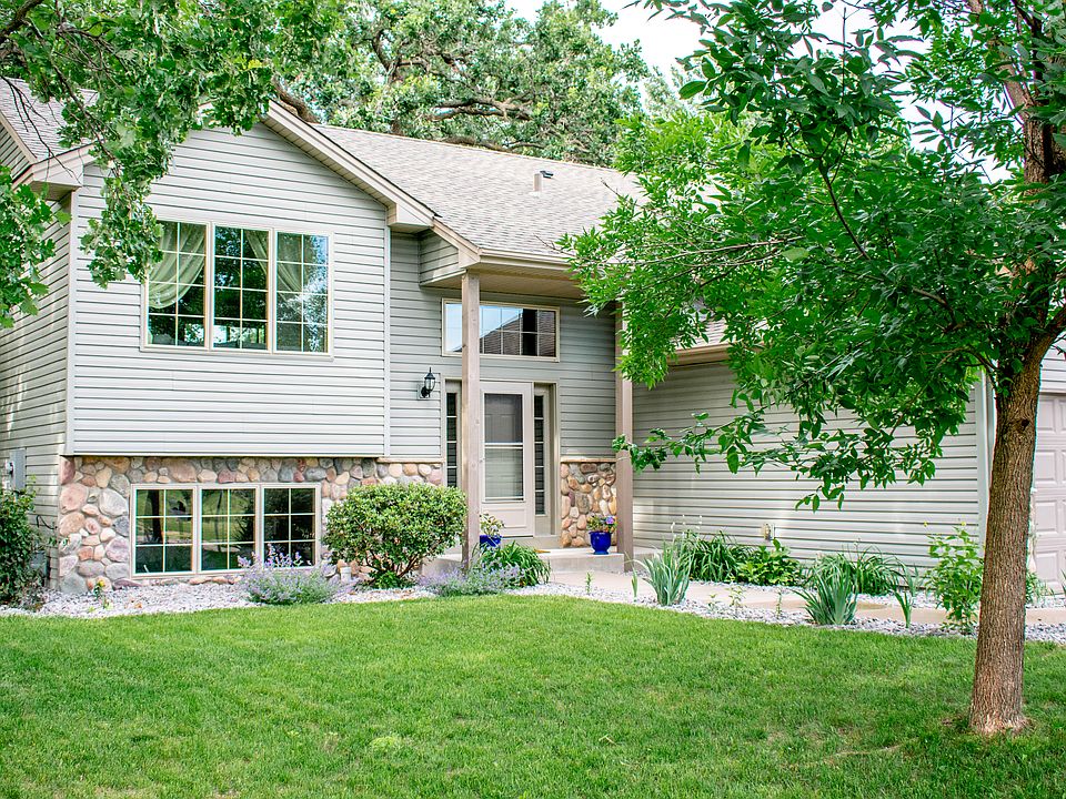 Landscaped entry