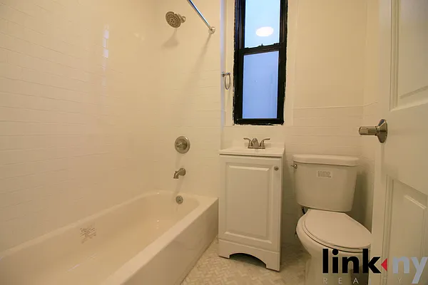 Rented by Link NY Realty | media 26