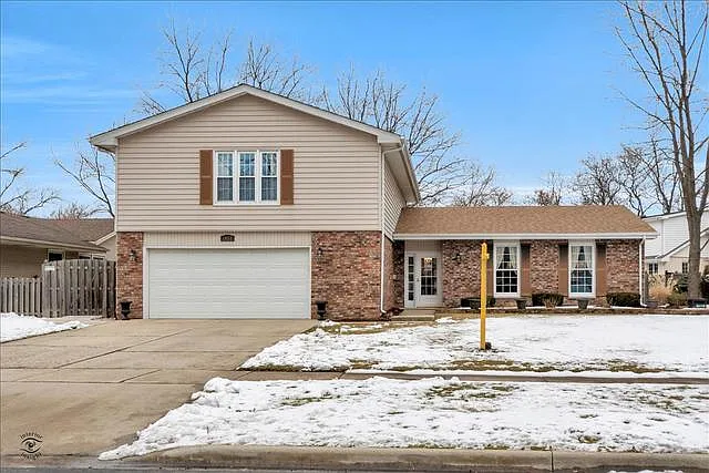 1022 Runyan Dr photo 1
