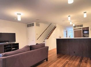 459 W 43rd St APT 2B, New York, NY 10036