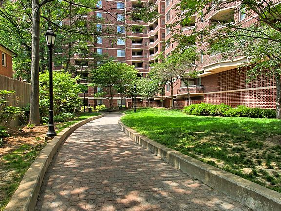 4th image of 1276 N Wayne St APT 608