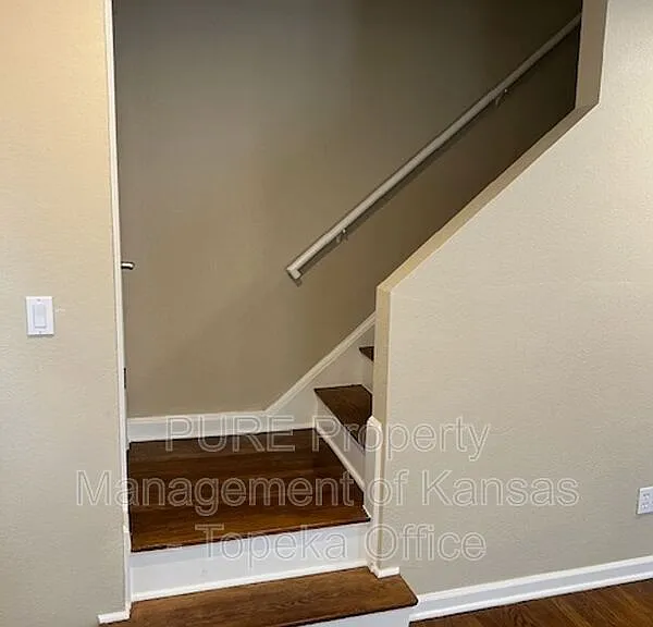 429 E 63rd Ter — Photo 12