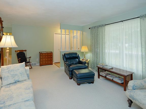 3583 Kathryn St-105