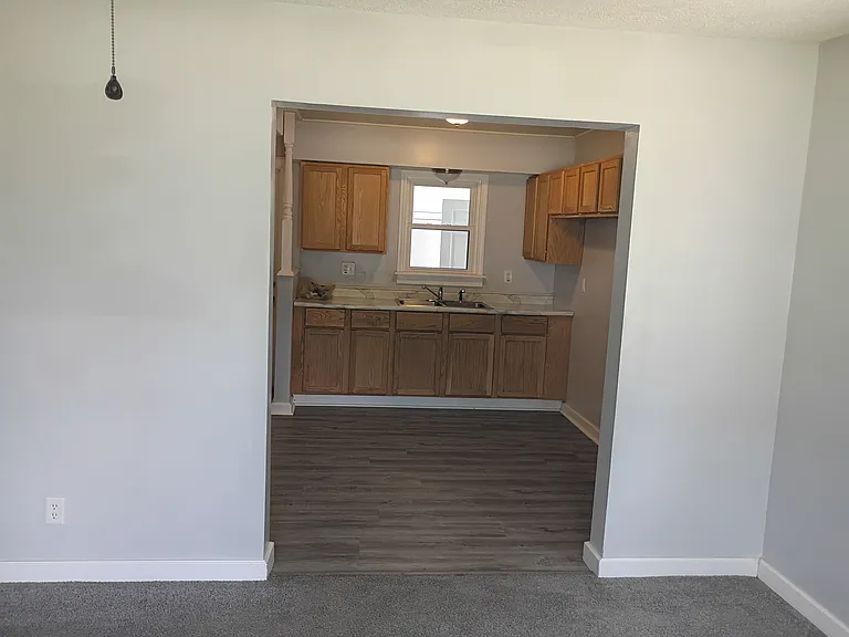 1624 Elm Rd NE — Photo 3