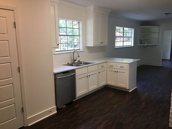 4th image of 802 S 18th St