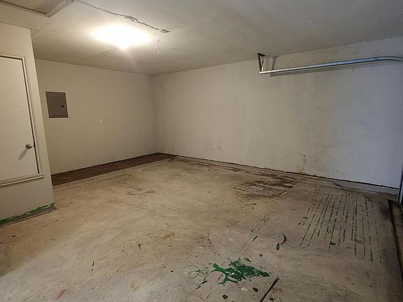 3rd image of 2927 Candleside Dr