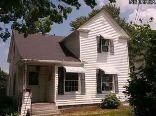 77 Fenton Ave, Mogadore, OH 44260