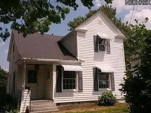 77 Fenton Ave, Mogadore, OH 44260