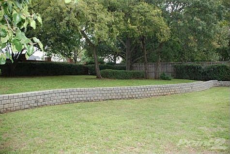 4th image of 2700 Meadowview Dr
