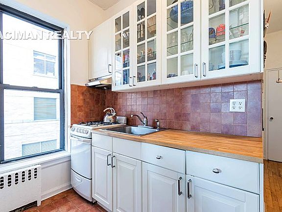 4th image of 140 Claremont Ave APT 4H