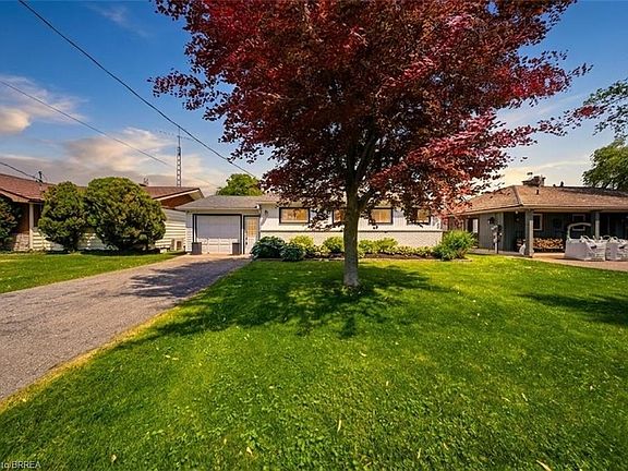 3rd image of 382 Cedar Dr