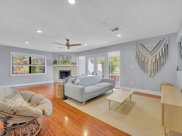 1081 Lake Weldona Dr — Photo 9