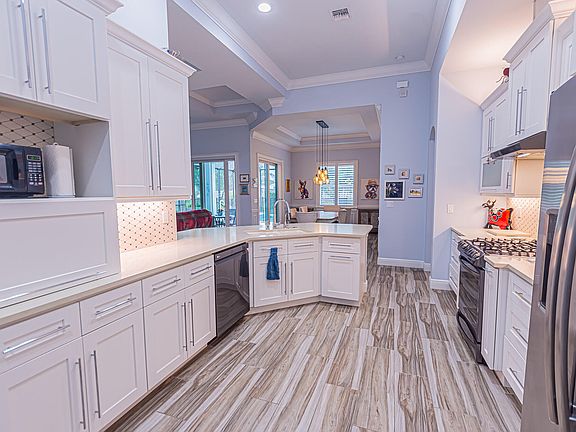 5th image of 469 SW Kestor Drive