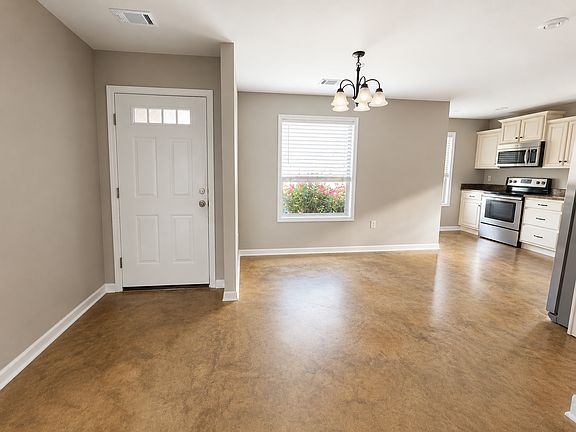 4th image of 4832 Wildwood Ln