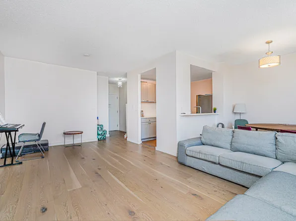 60 Oceana Drive West image 12 of 23