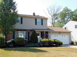 6996 Edgecliff Dr, Parma, OH