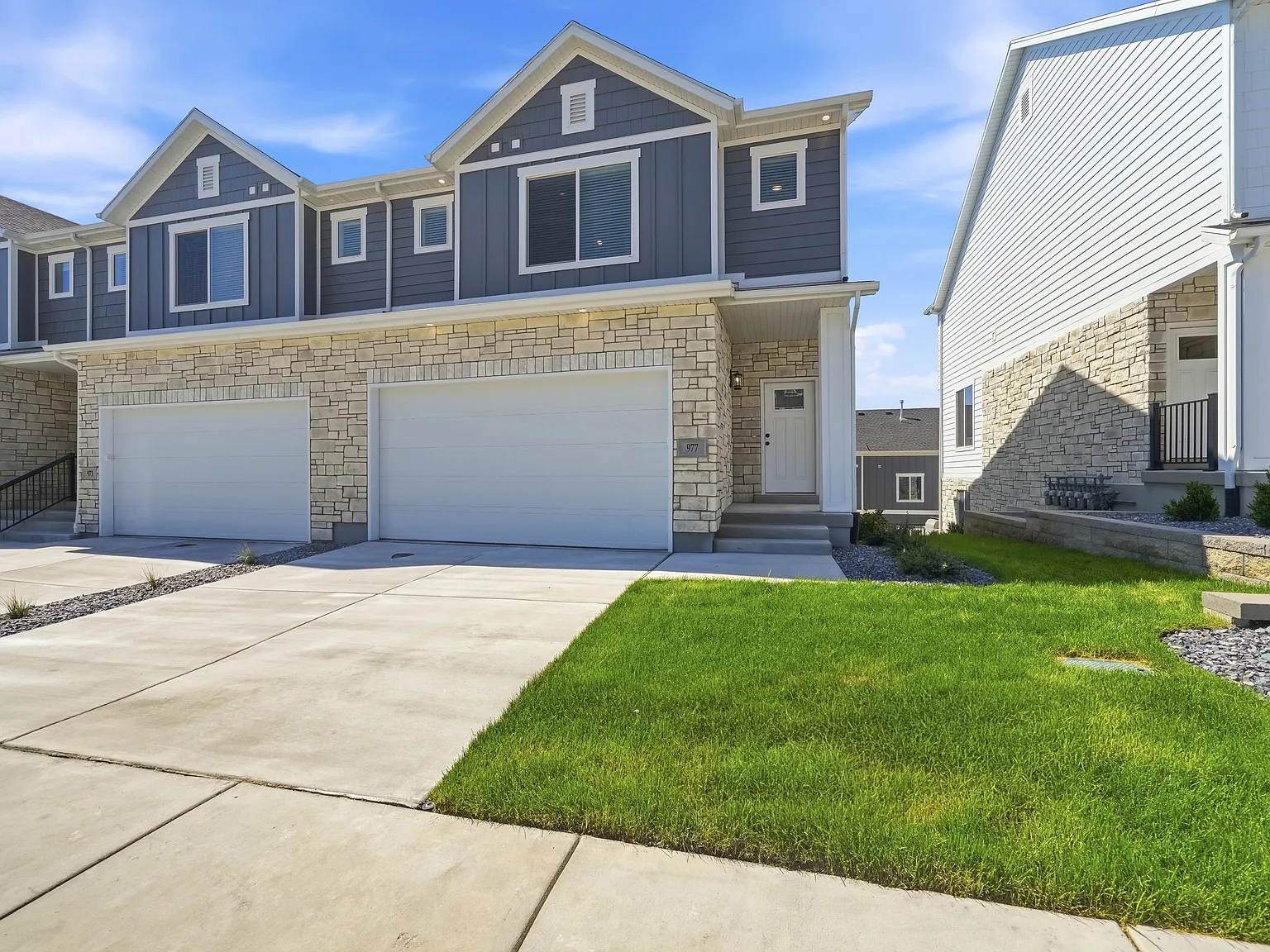 4 bed, 3.5 bath, 2282 sqft, $2,699 — Photo 2