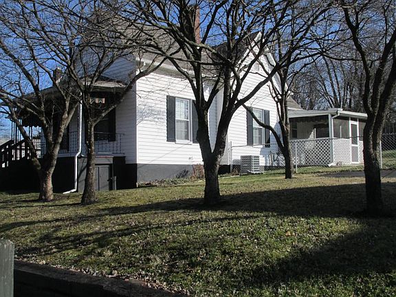 3rd image of 1110 Vermont Ave
