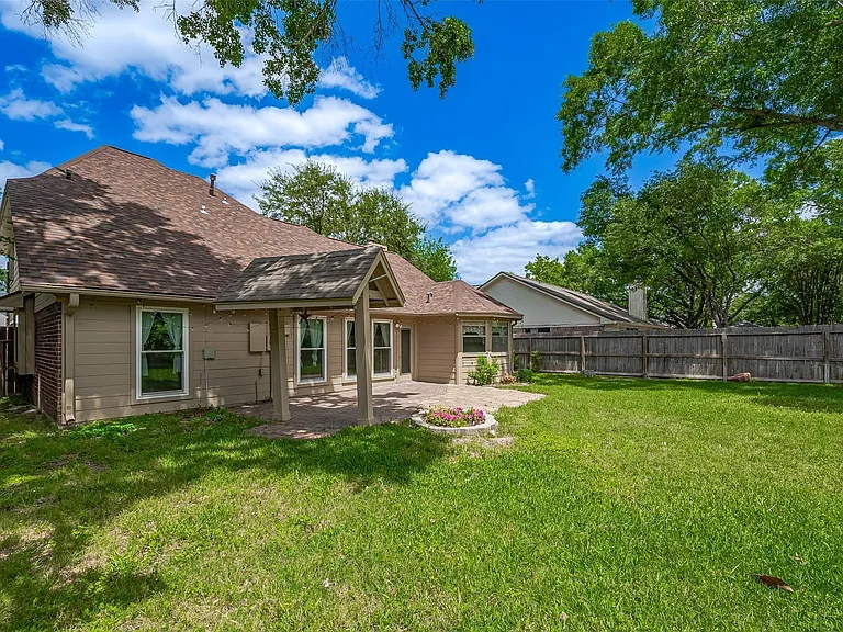 1103 Cheyenne Meadows Dr — Photo 47