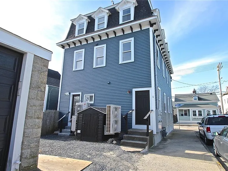 668 Thames St #2 — Photo 37