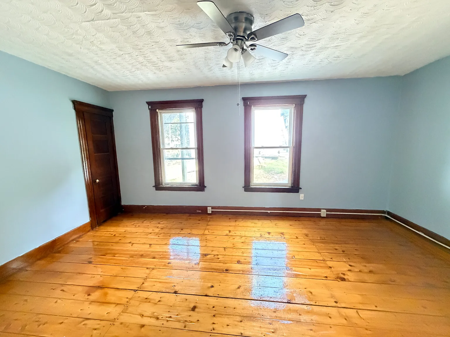 1 bed, 860 sqft, $1,500 — Photo 2