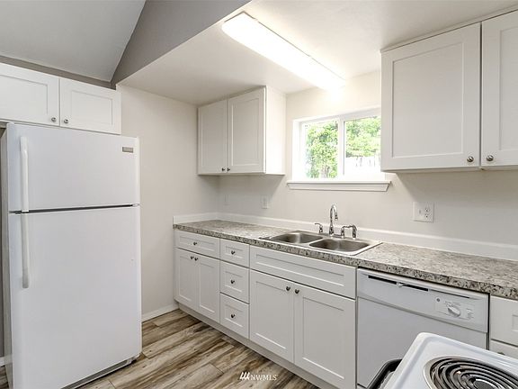 2nd image of 4051 Tacoma Ave S