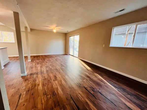 3709 Brush Creek Dr #3711, Lawrence, KS 66047