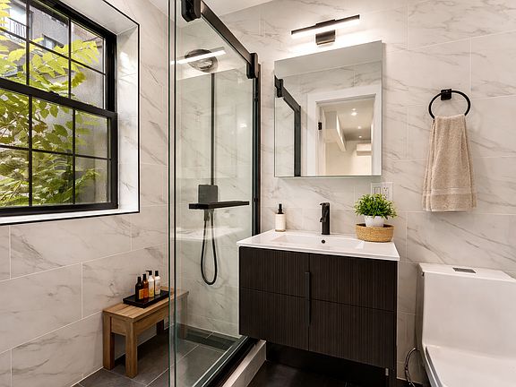 4th image of 200 Meserole St APT 2R