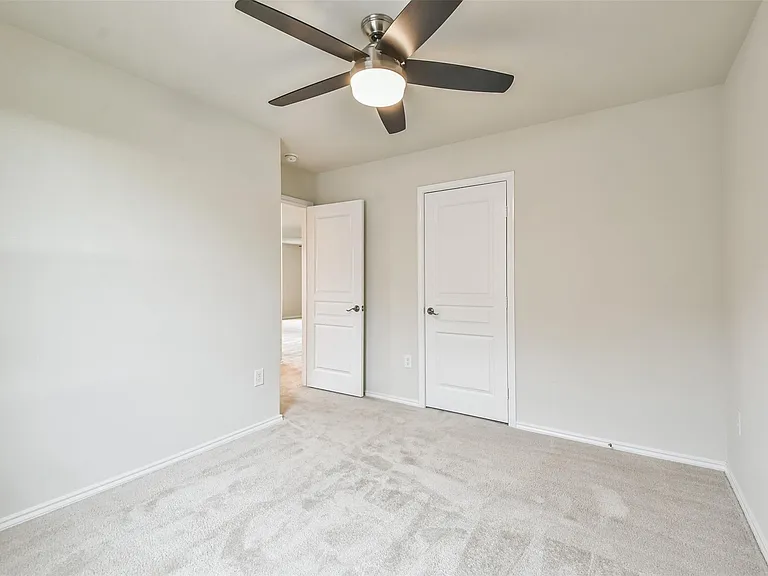 5047 Royal Amber Ln — Photo 36