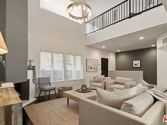 4th image of 1717 S Barrington Ave APT 103