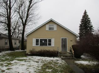 1520 N Channel Dr, Round Lake Beach, IL 60073