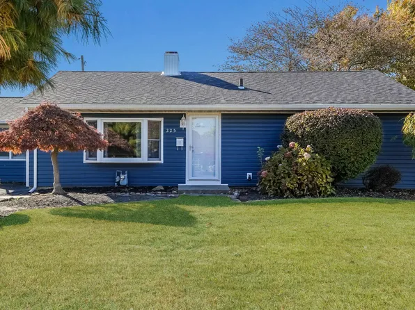 225 Cardiff Rd, Fairless Hills, PA 19030
